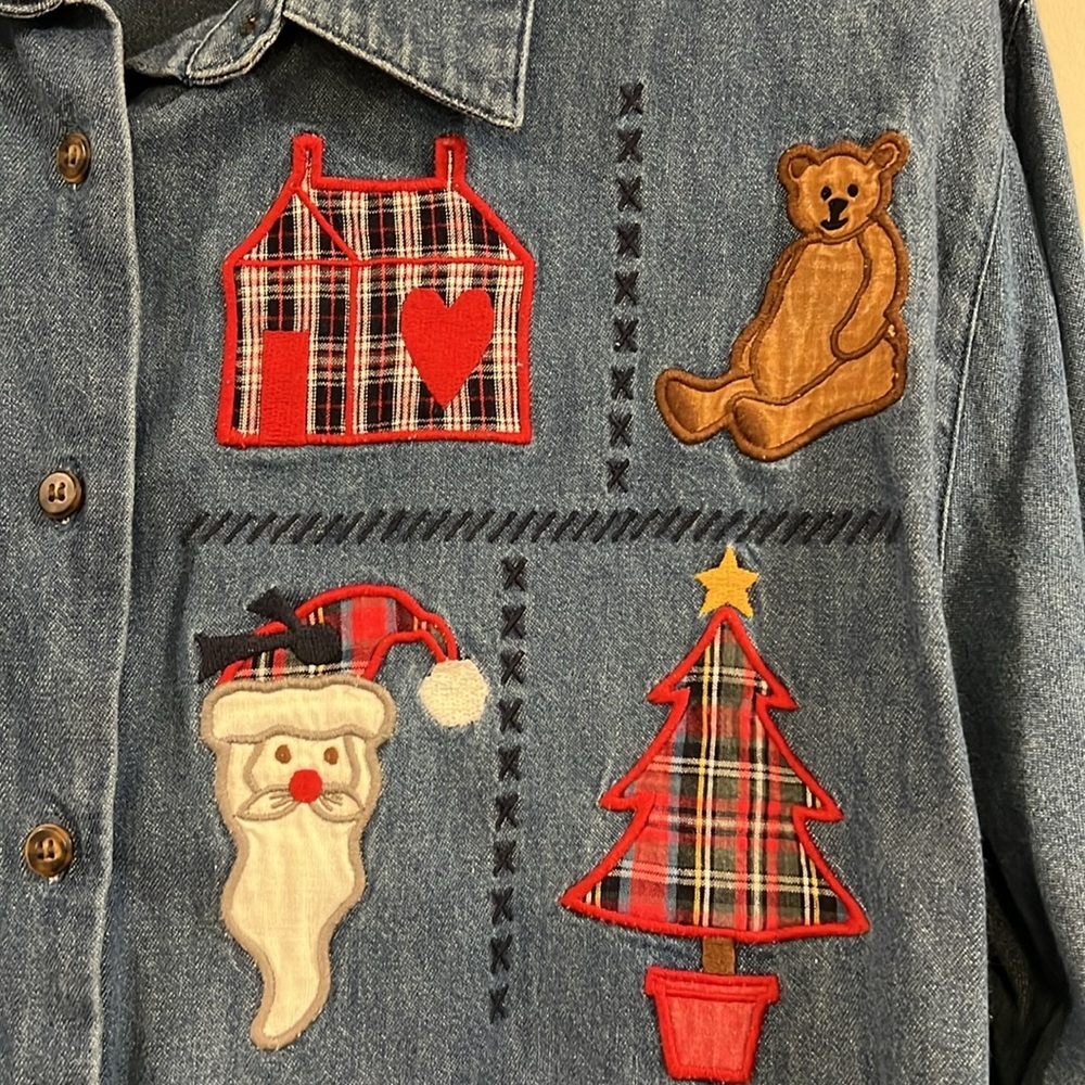 Karen Scott‎ - 100% cotton, Blue Denim Shirt with Festive Patches - Picture 3 of 7
